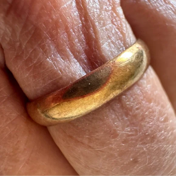 Vintage 14k Solid Yellow Gold Mens Domed Comfort Fit Wedding Band Ring